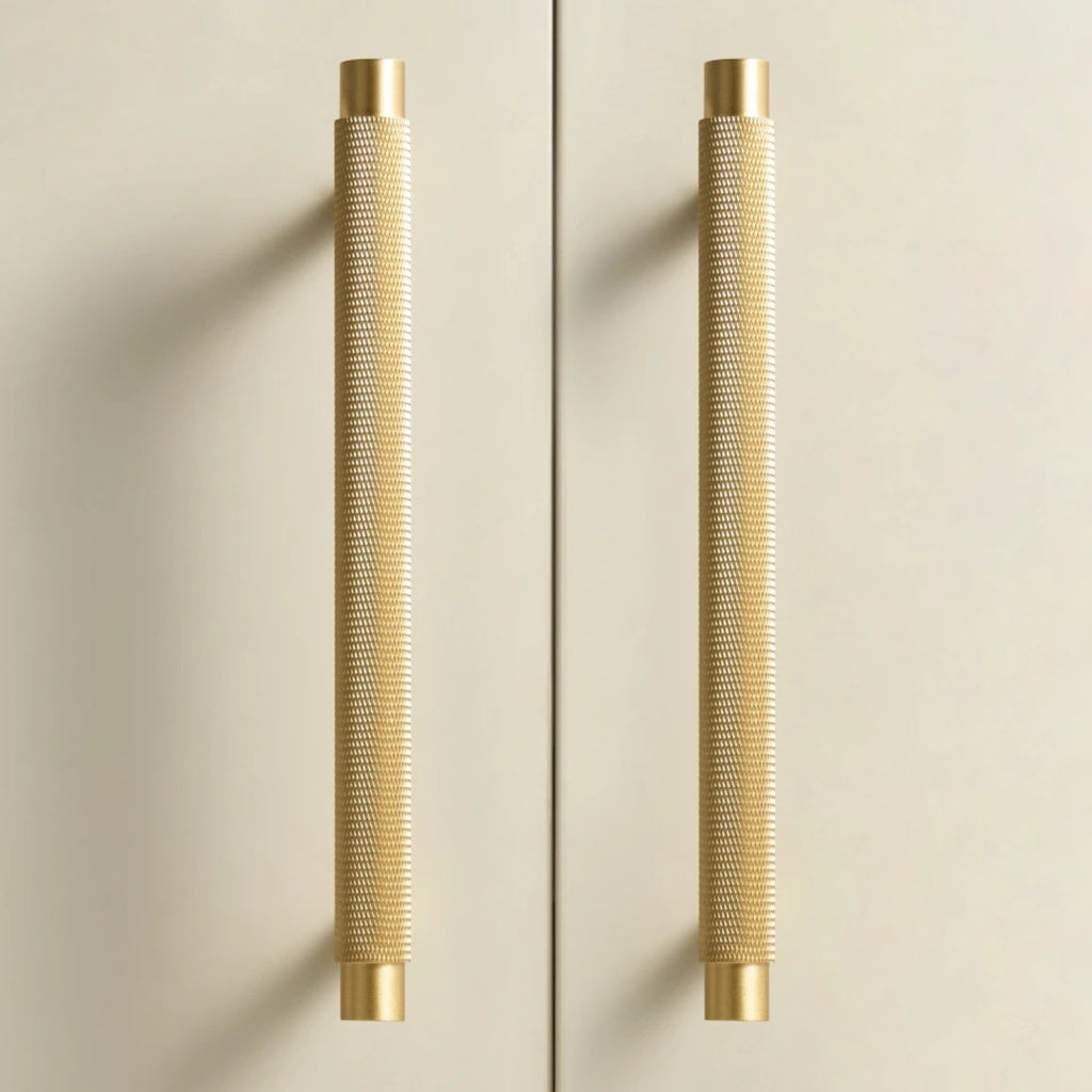 MONTAGUE - Solid Brass Knurled Bar Handle - Matte Brass