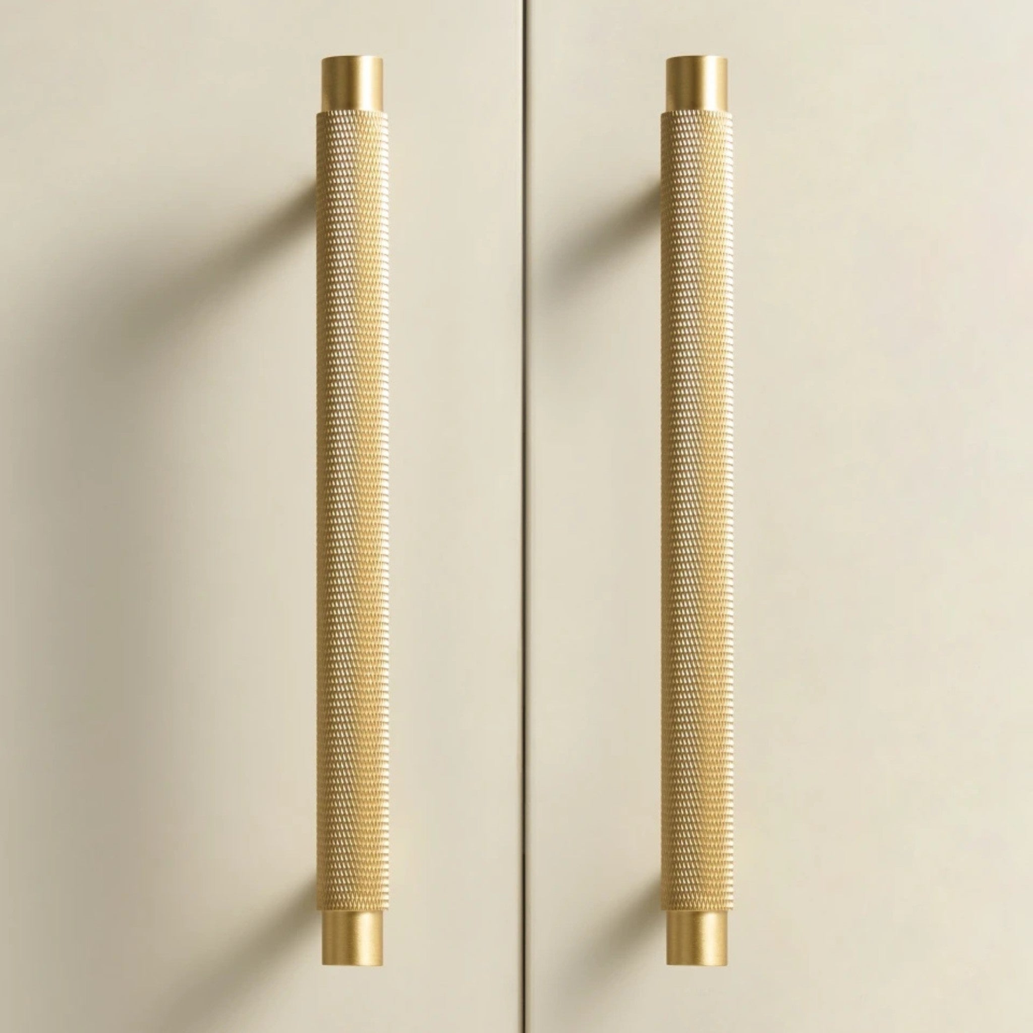 MONTAGUE - Solid Brass Knurled Bar Handle - Matte Brass